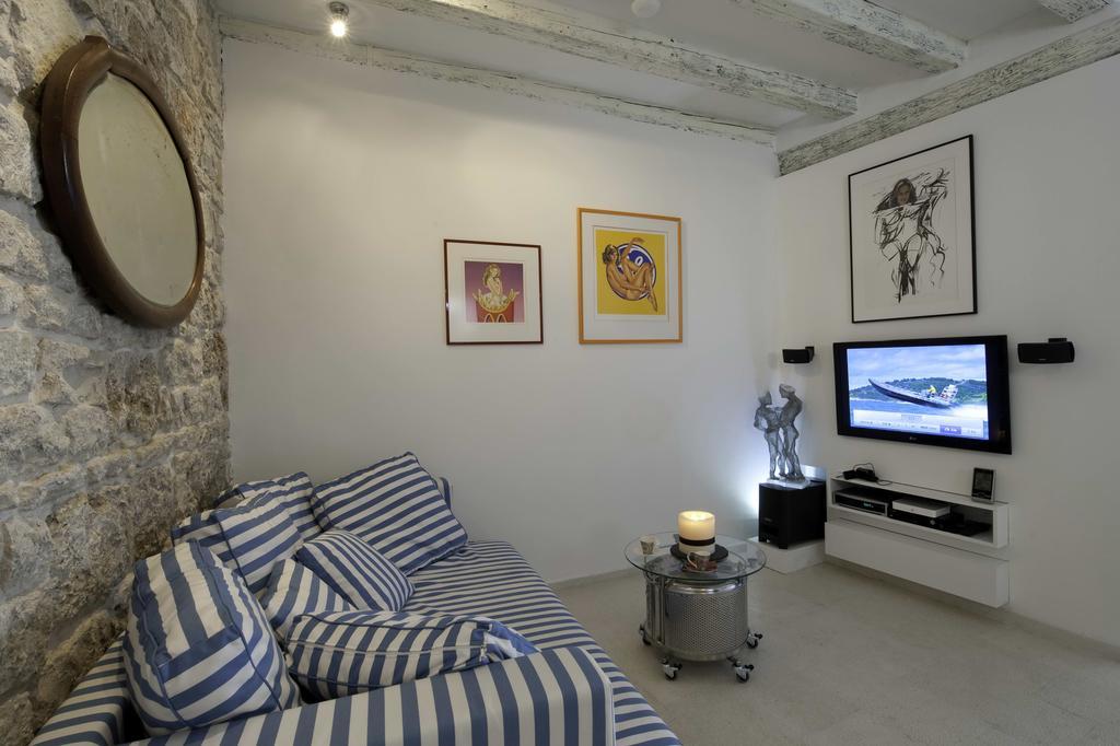 Apartment Whooart Komiza Exterior photo